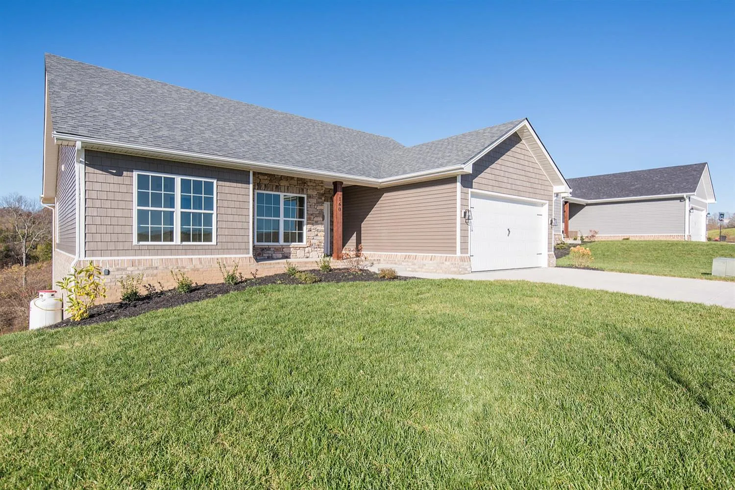 160 Westwoods Dr photo 1