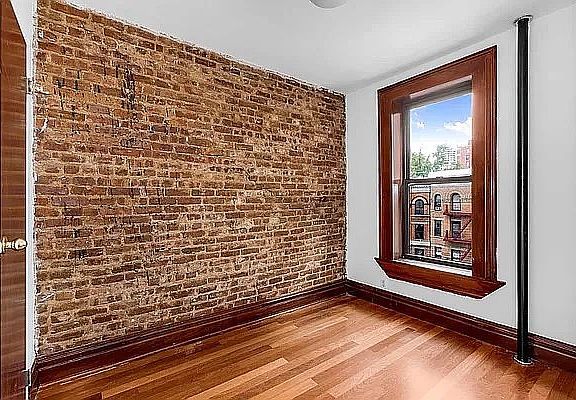 4th image of 119 E 96th St APT 8
