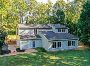 2600 Blithe Dr, Chester, VA 23831