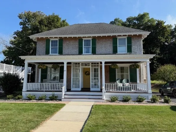 97 Allerton St, Plymouth, MA 02360