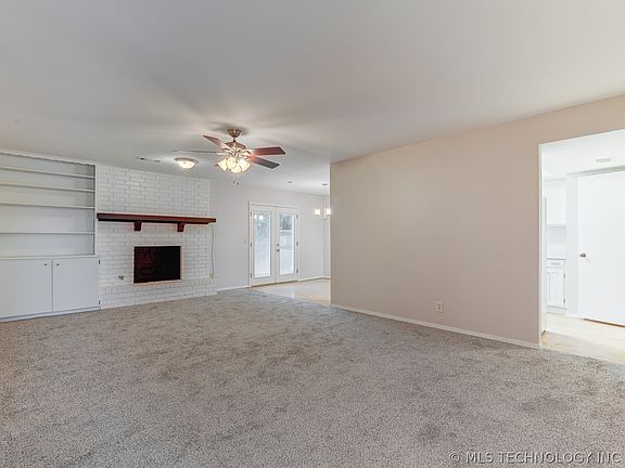 2nd image of 256 N Spruce Ave