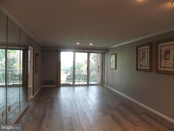 3rd image of 1650 Oakwood Dr APT E210