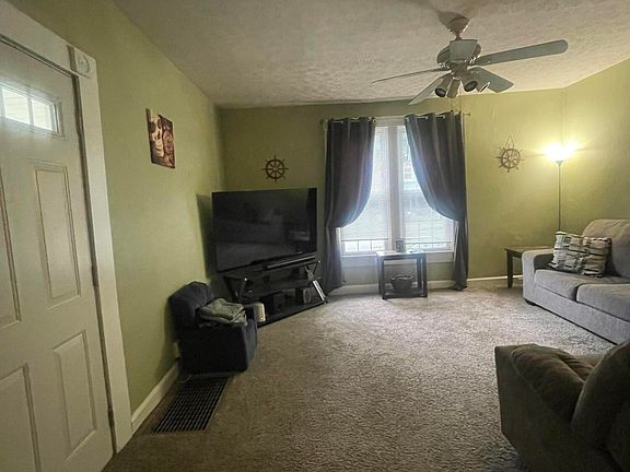3rd image of 1009 E Market St