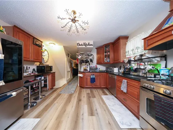 32 Belair Lane image 15 of 37