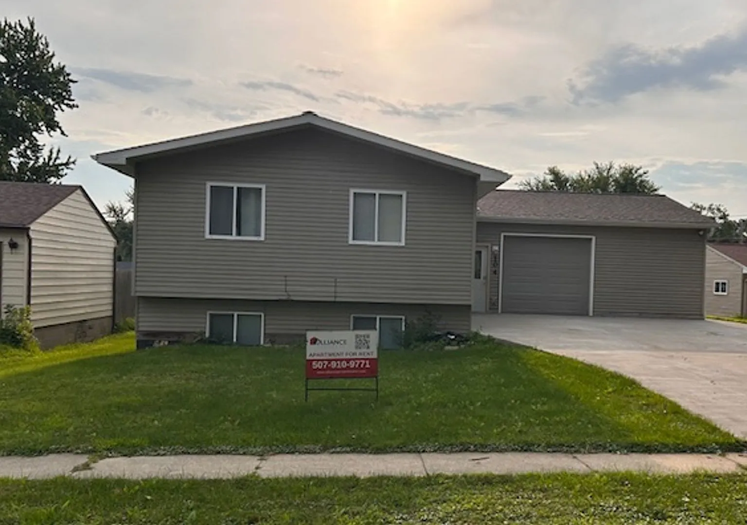 3 bedroom / 1 bath — Photo 1