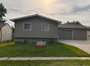104 1st Ave NE #B, Dodge Center, MN 55927
