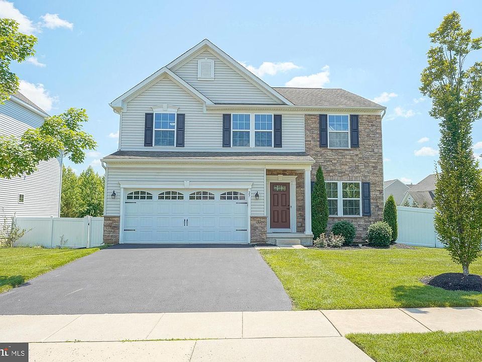 1st image of 27 Carrington Way