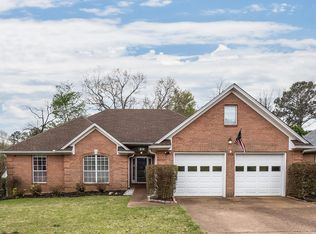 220 Executive Dr, Jackson, TN 38305