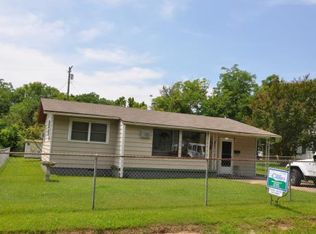 305 W Avenue G, Heavener, OK 74937