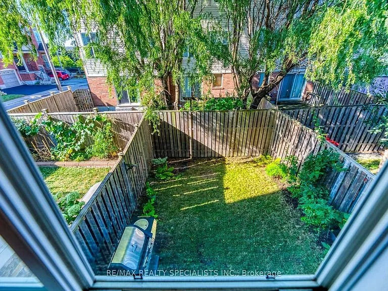 2979 Garnethill Way — Photo 28