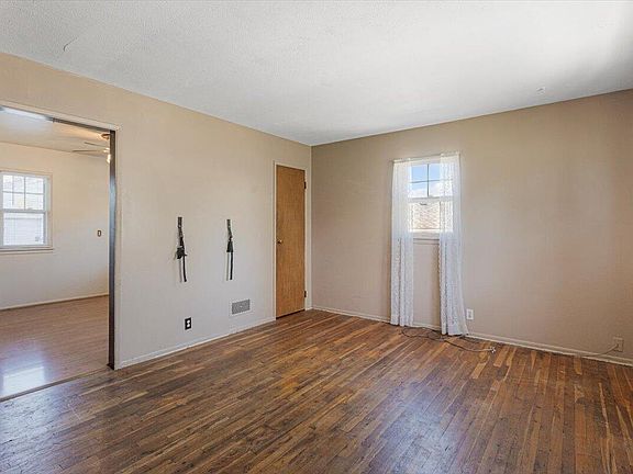 4th image of 4214 S 60th Ave