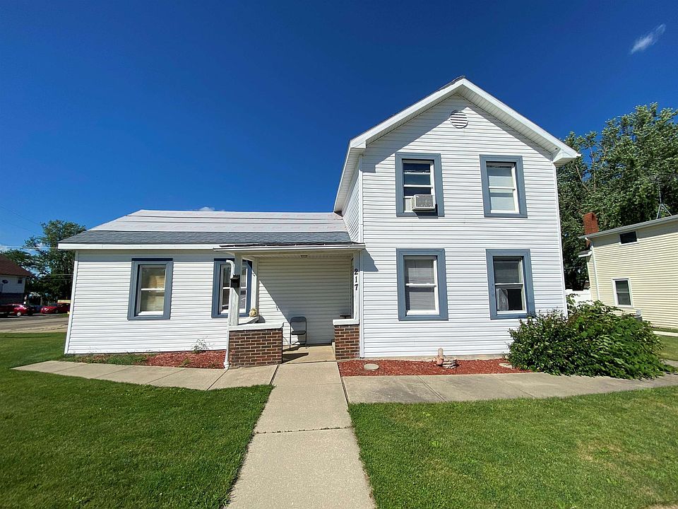 1st image of 217 W Railroad St