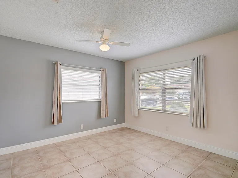 3929 Kenas St — Photo 12