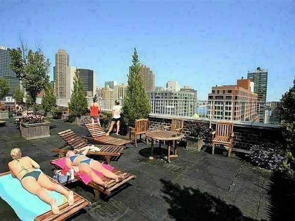 5th image of 184 E 72nd St #22D