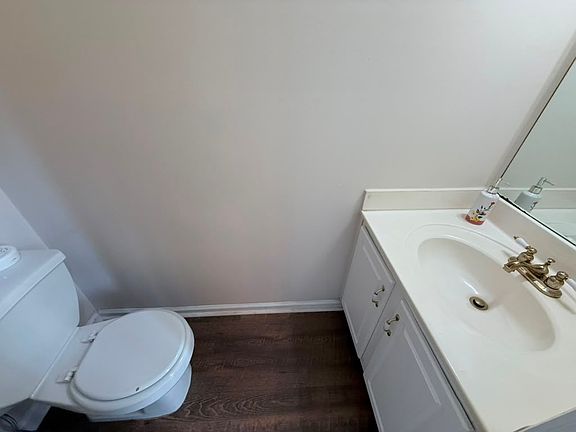 4th image of 1227 Mandalay Ct