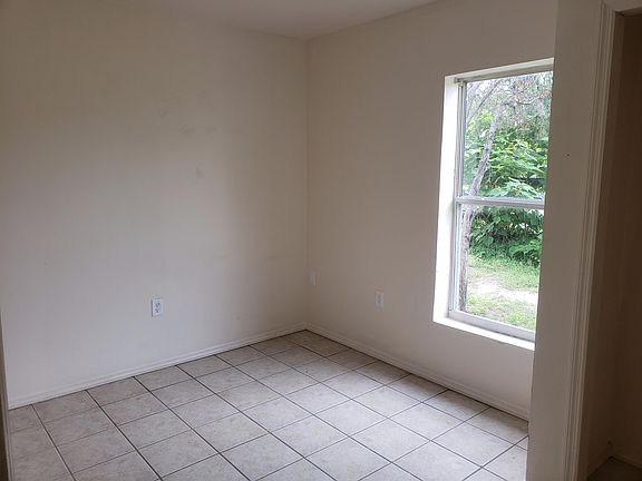 5th image of 311 E Magnolia St APT 1