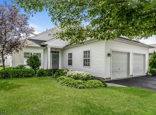 12 Daulton Dr, Somerset, NJ 08873