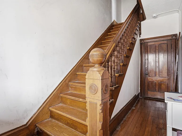 747 Union St #2 — Photo 18
