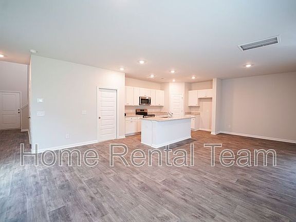 5th image of 154 Bottlebrush Dr