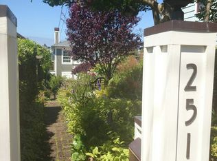 2517 29th Ave W, Seattle, WA 98199