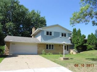 10928 Ridgewood Ct, Burnsville, MN 55337