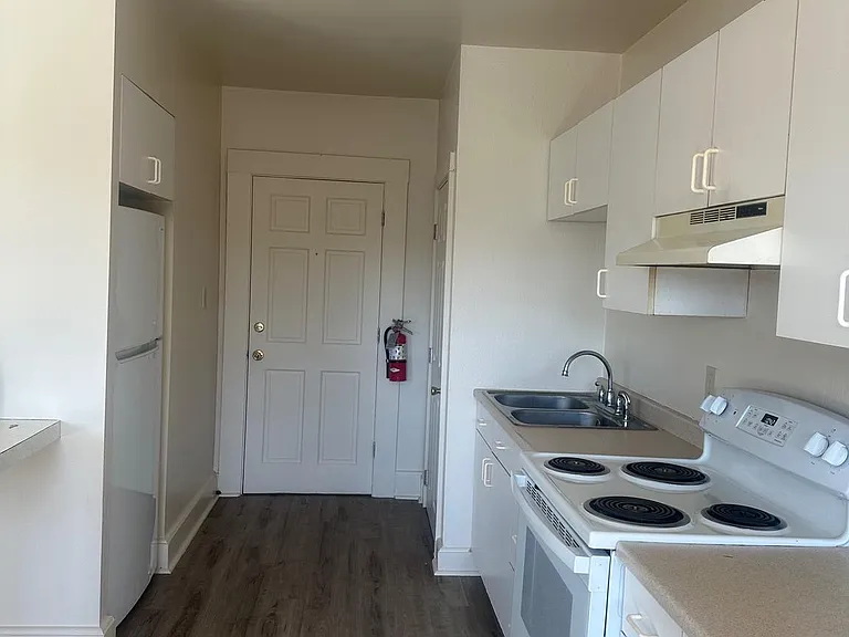 1 Center St #1 — Photo 2