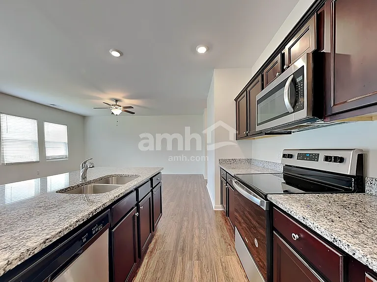 193 Orion Way — Photo 3