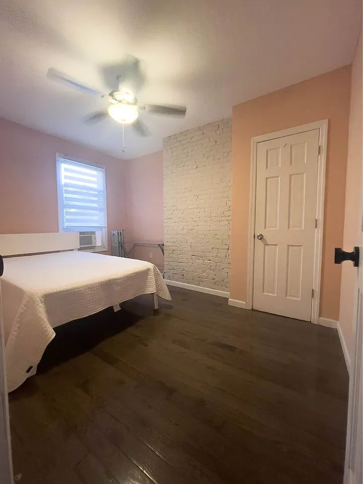 Building Photo - 648 Saint Anns Ave #2