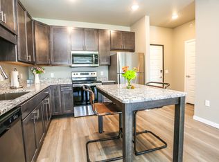 1004 27th Ave NE #1025, Aberdeen, SD 57401