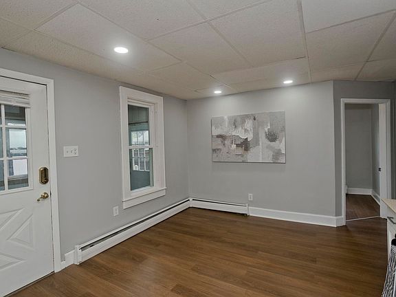 4th image of 103 Chapel St #1
