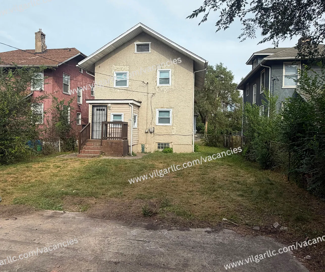 Newly Renovated 3 Bedroom 1.5- Bathroom 2 story Home — Photo 4
