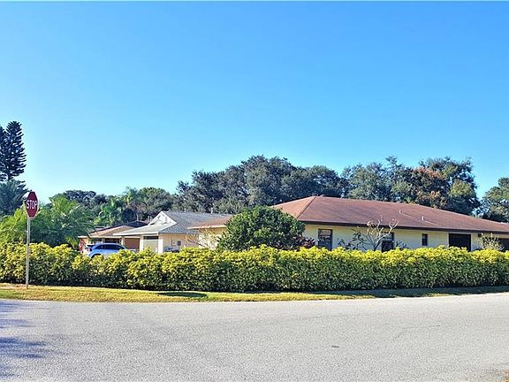 3rd image of 1879 N Lake Eloise Dr