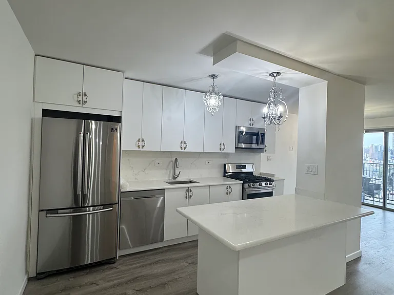 601 Surf Ave #6 — Photo 1