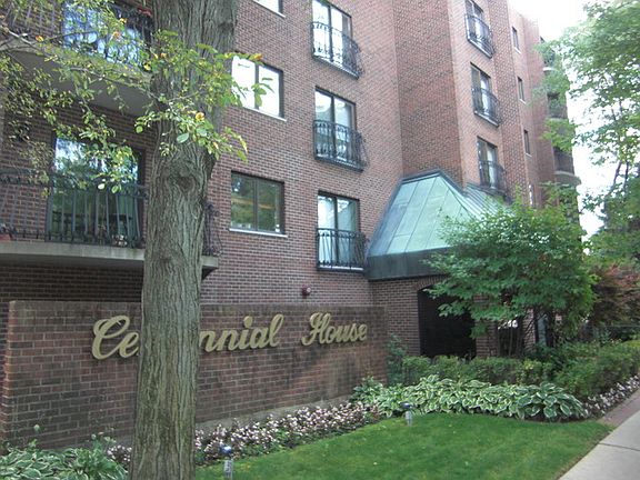 2nd image of 7575 Lake St APT 3D