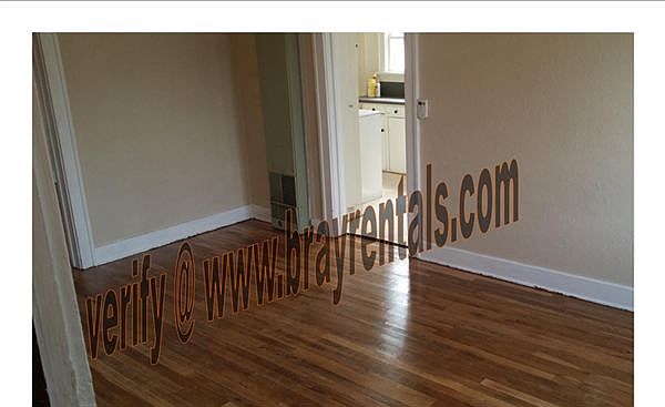 322 N 6th St A kitchen