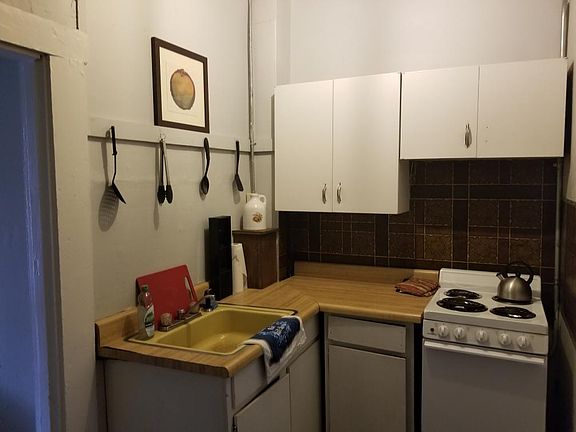 3rd image of 920 Cherry St APT 203