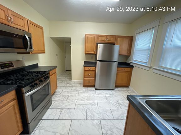 3rd image of 217 E 31st St Floor 1