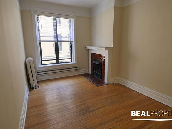 3rd image of 434 W Belden Ave APT 5