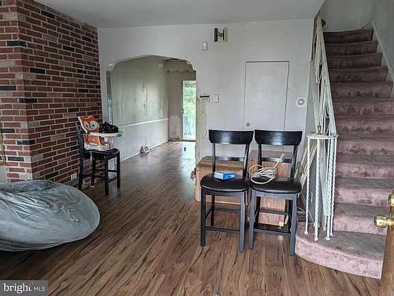 4th image of 2642 S 68th St