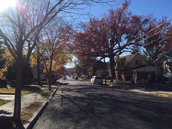Exterior Neighborhood (street photo)