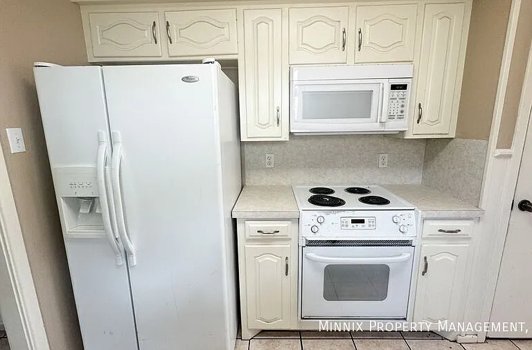 7820 Vernon Ave — Photo 5