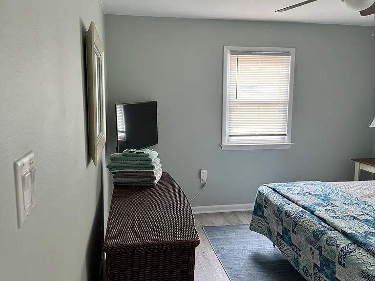 215 Simpson Ave — Photo 13