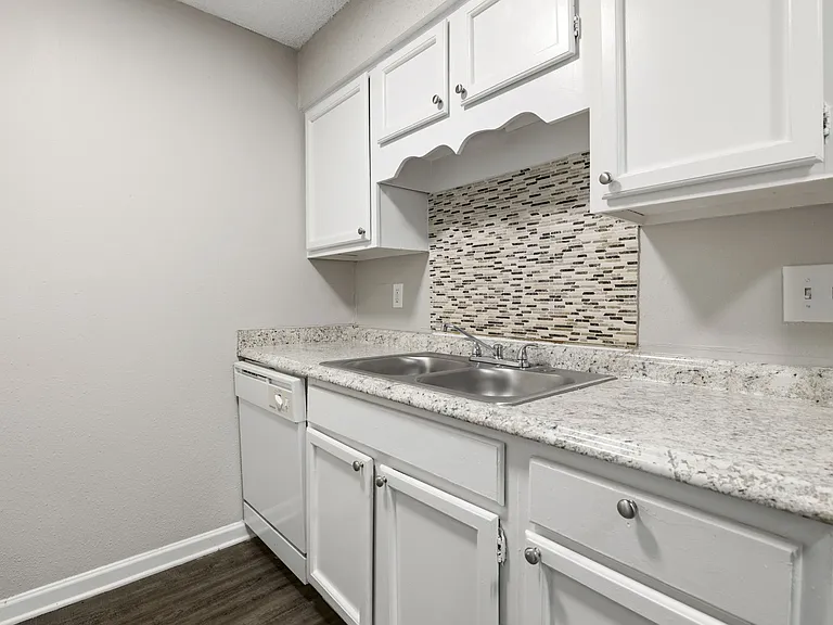 Residences at Overlook — Photo 20