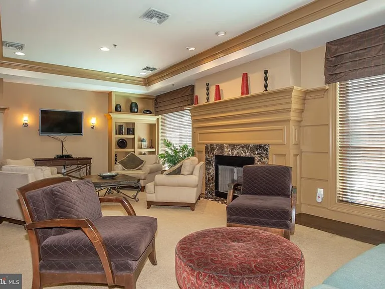4850 Eisenhower Ave #205 — Photo 37