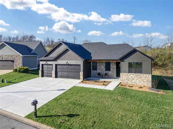 7975 Matterhorn Canyon Rd, Caseyville, IL 62232