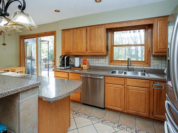 55 lynwood dr-106