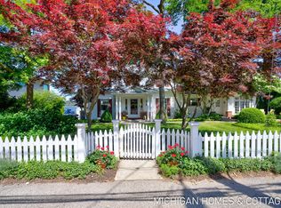 1729 S Shore Dr, Holland, MI
