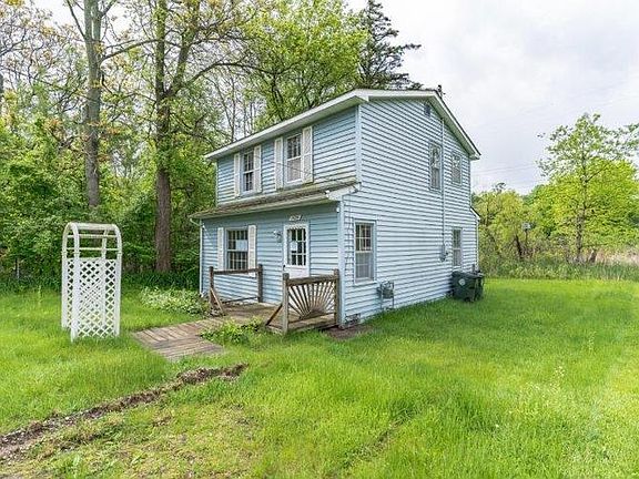 3rd image of 1424 Beach Dr