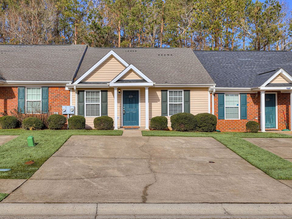 1st image of 219 Lynbrook Way