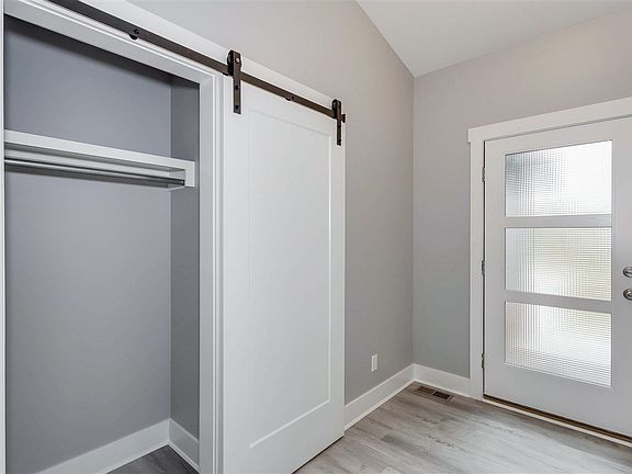 3rd image of 1270 N Countrywalk Ct